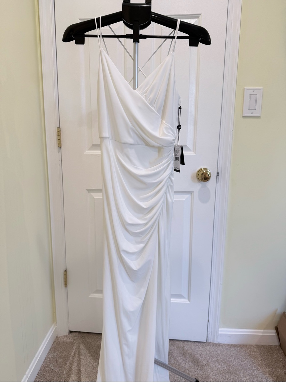 Adrianna Papell Elegant White Draped Spaghetti-Strap Dress🤍